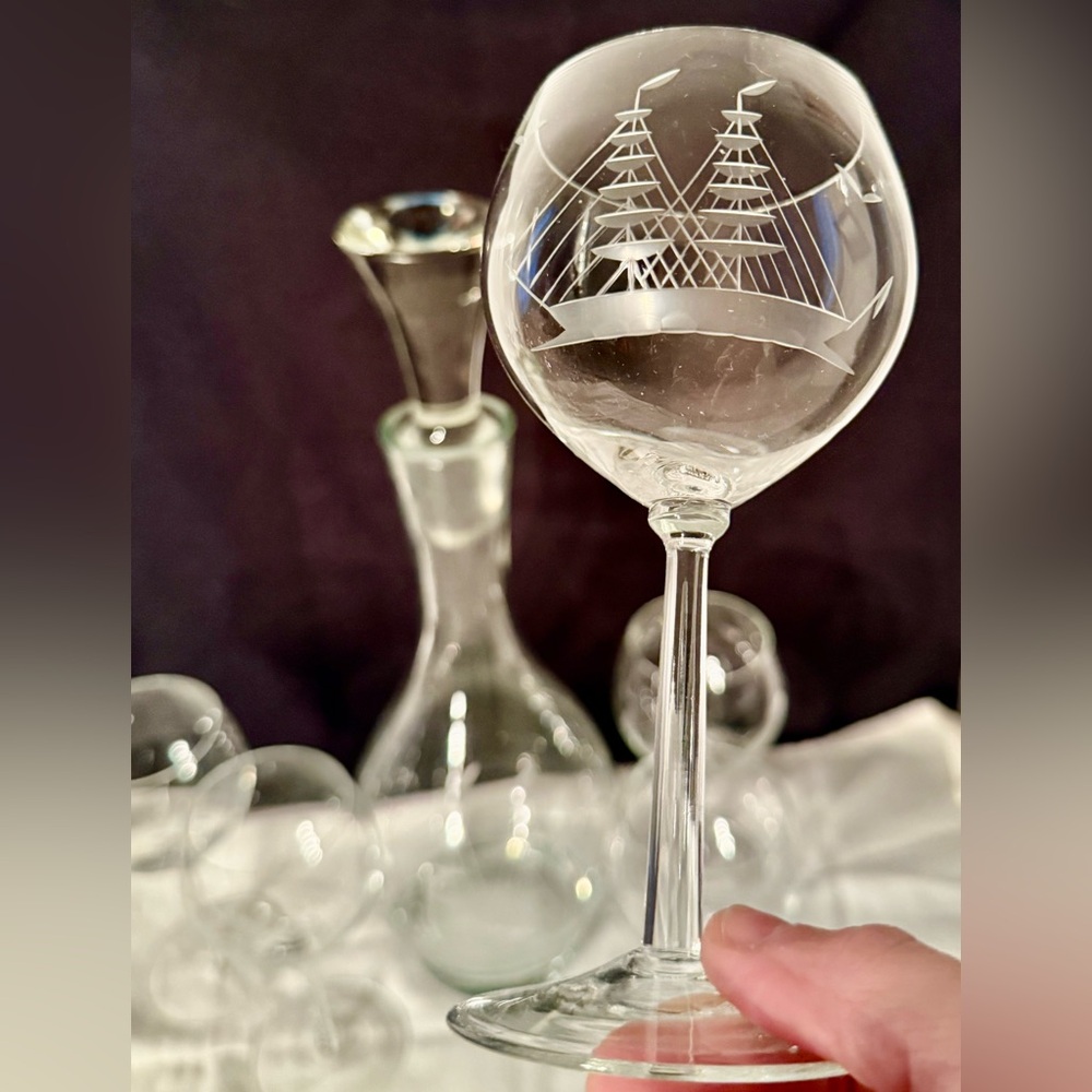 Javit Clipper Etched Crystal decanter & 5 matching 8oz glasses. Vtg. Circa 1960s